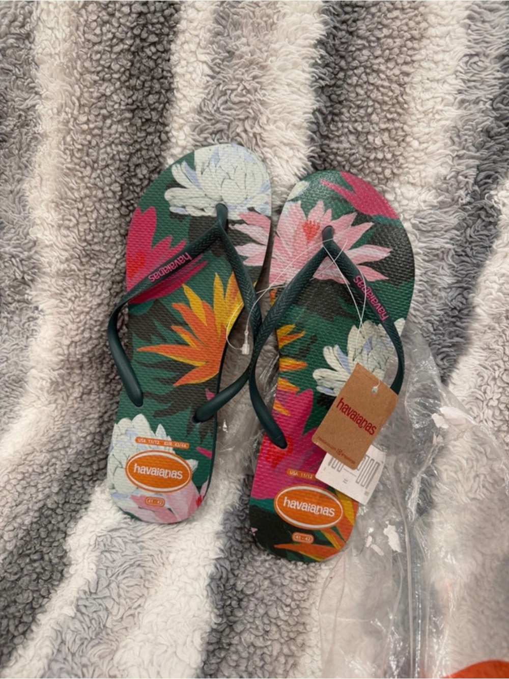 Havaianas Slim Tropical Floral Flip Flops Size 11/12
